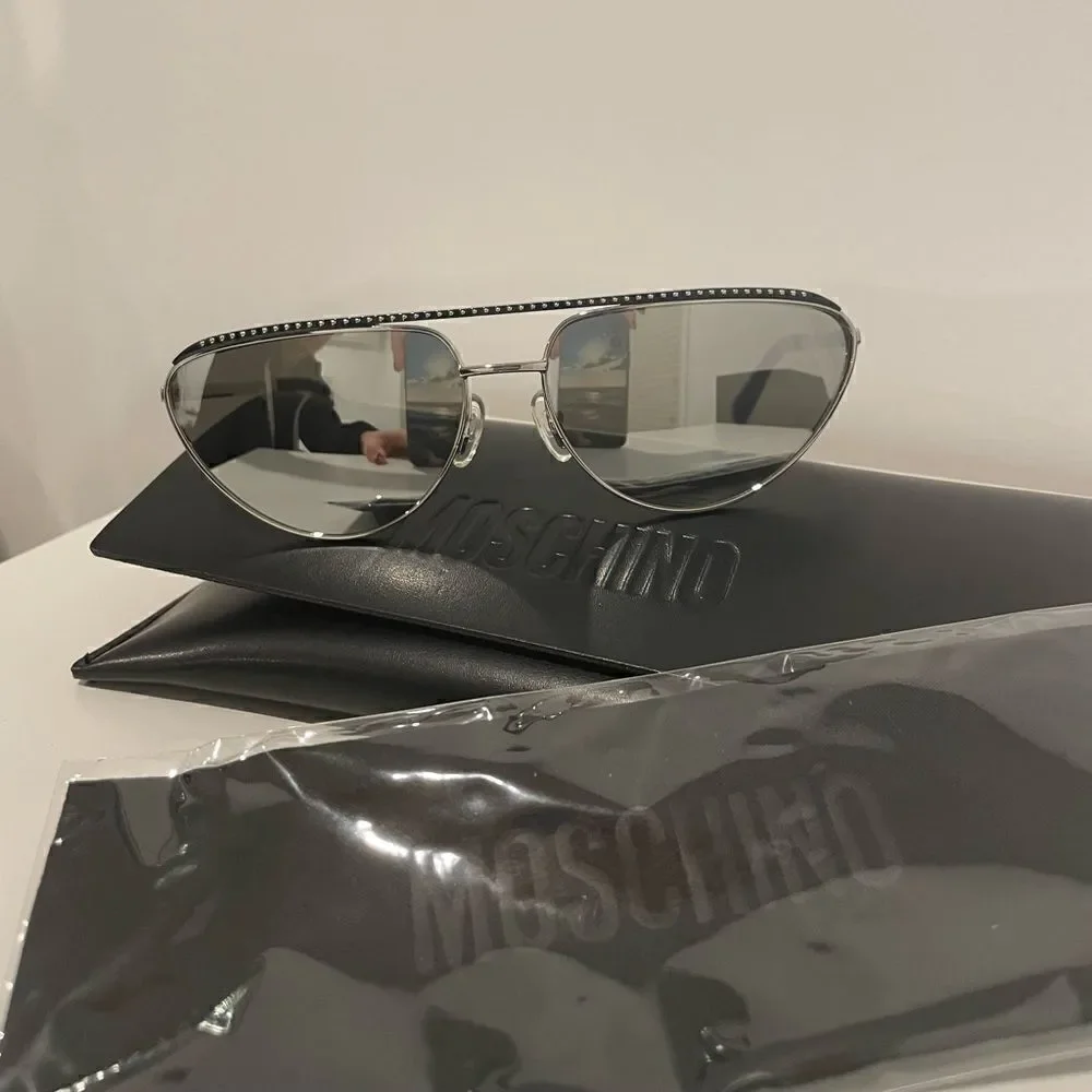 NIB Silver Mirror Cateye Moschino Sunglasses